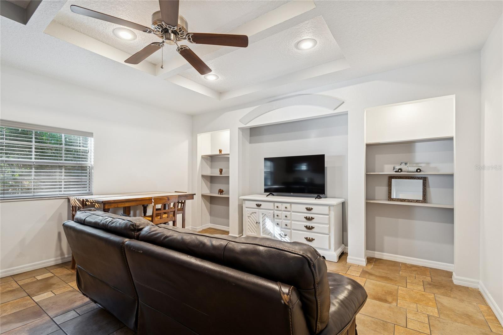 HAMPTON OAKS - Residential