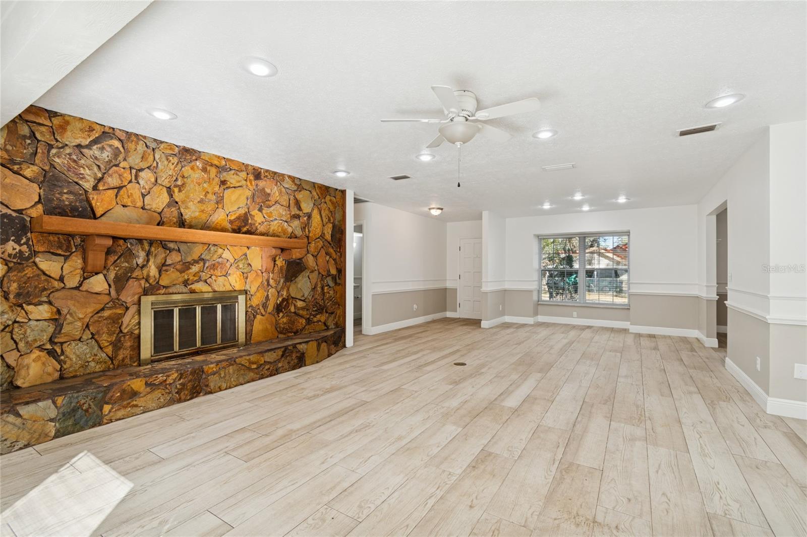 HAMPTON OAKS - Residential