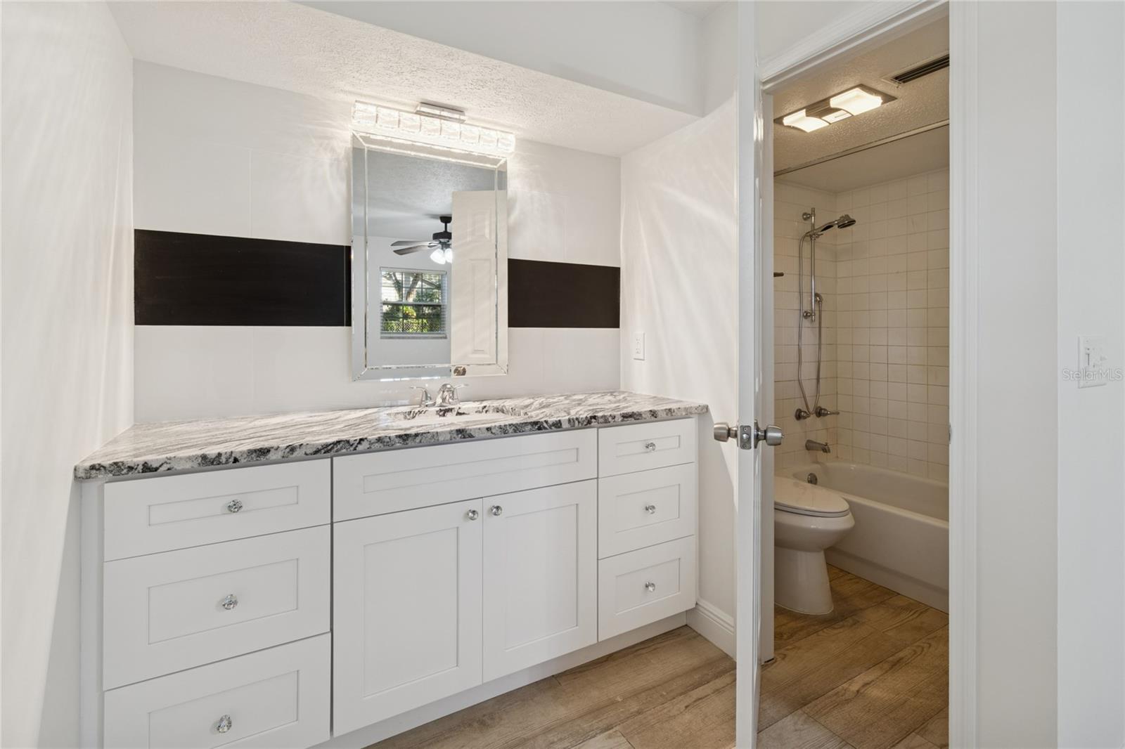 HAMPTON OAKS - Residential