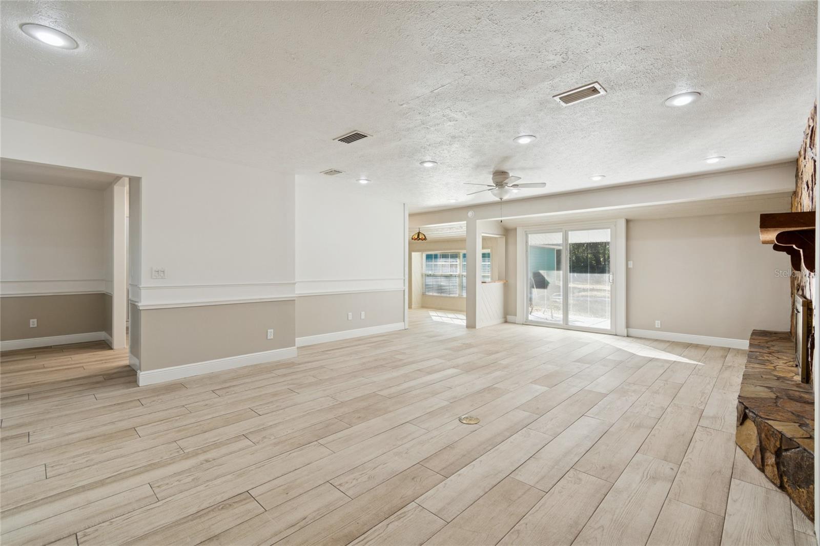 HAMPTON OAKS - Residential