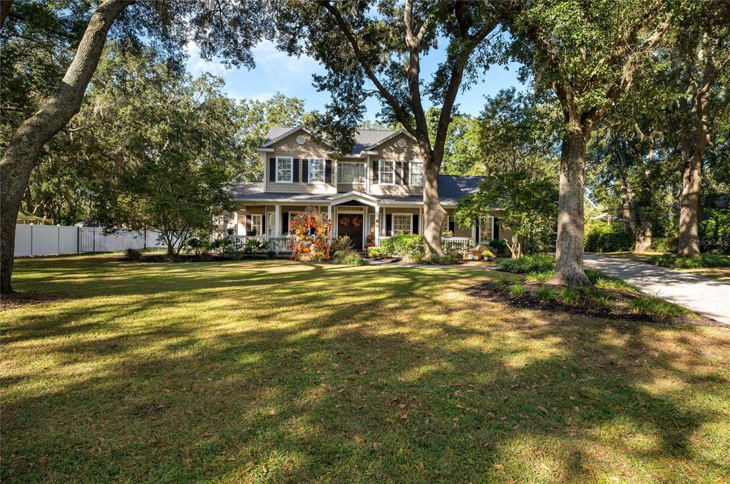 Photo of 16328 Emerald Cove Drive, Lutz, FL 33549 (MLS # TB8437726)