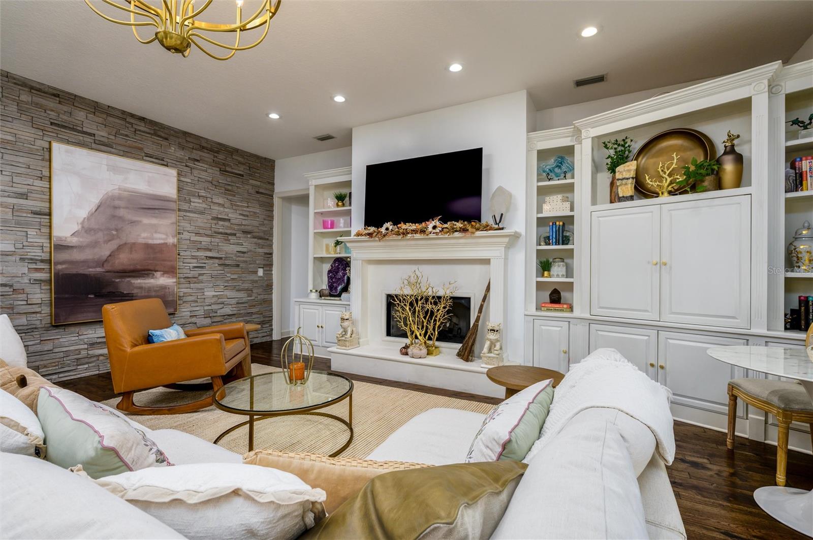 EMERALD COVE - Residential