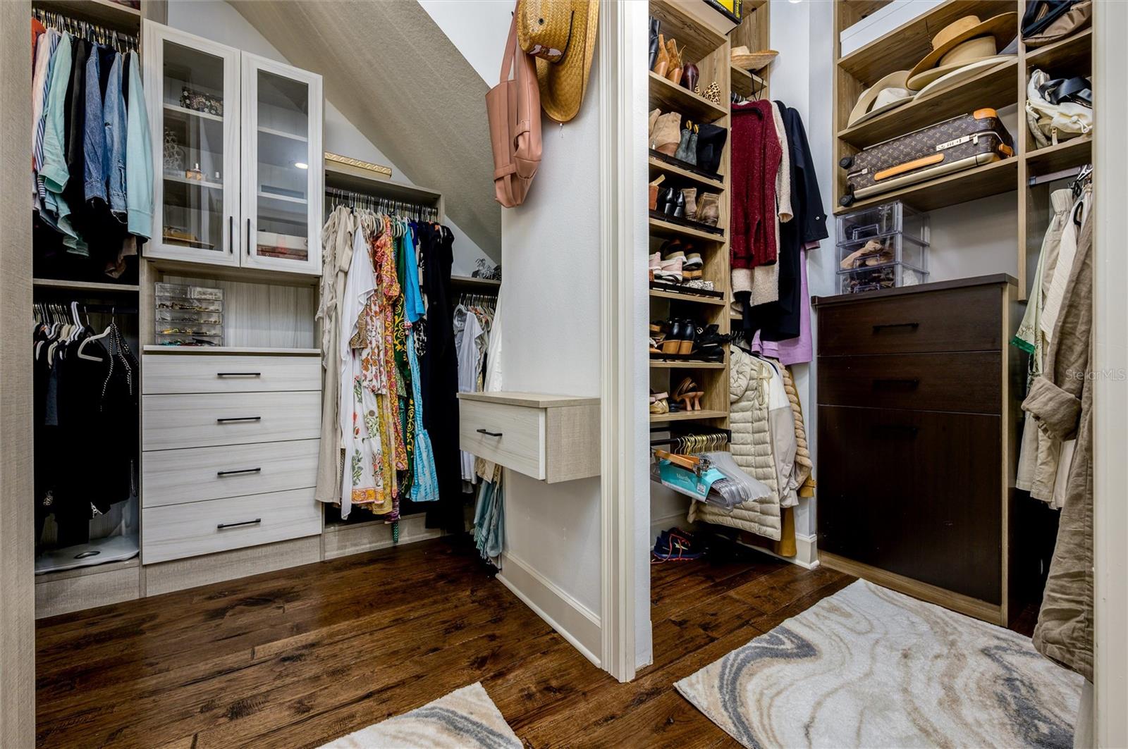 EMERALD COVE - Residential