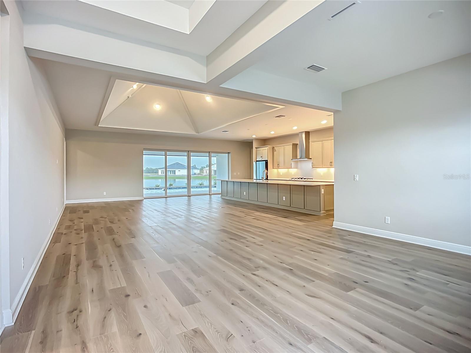 3512 CROSS CREEK PARKWAY