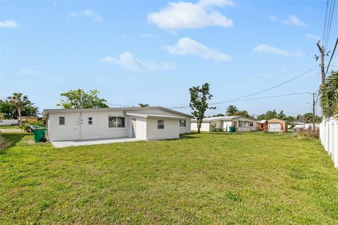 Single Family Residence in PORT CHARLOTTE FL 2554 AMBROSE LANE 31.jpg