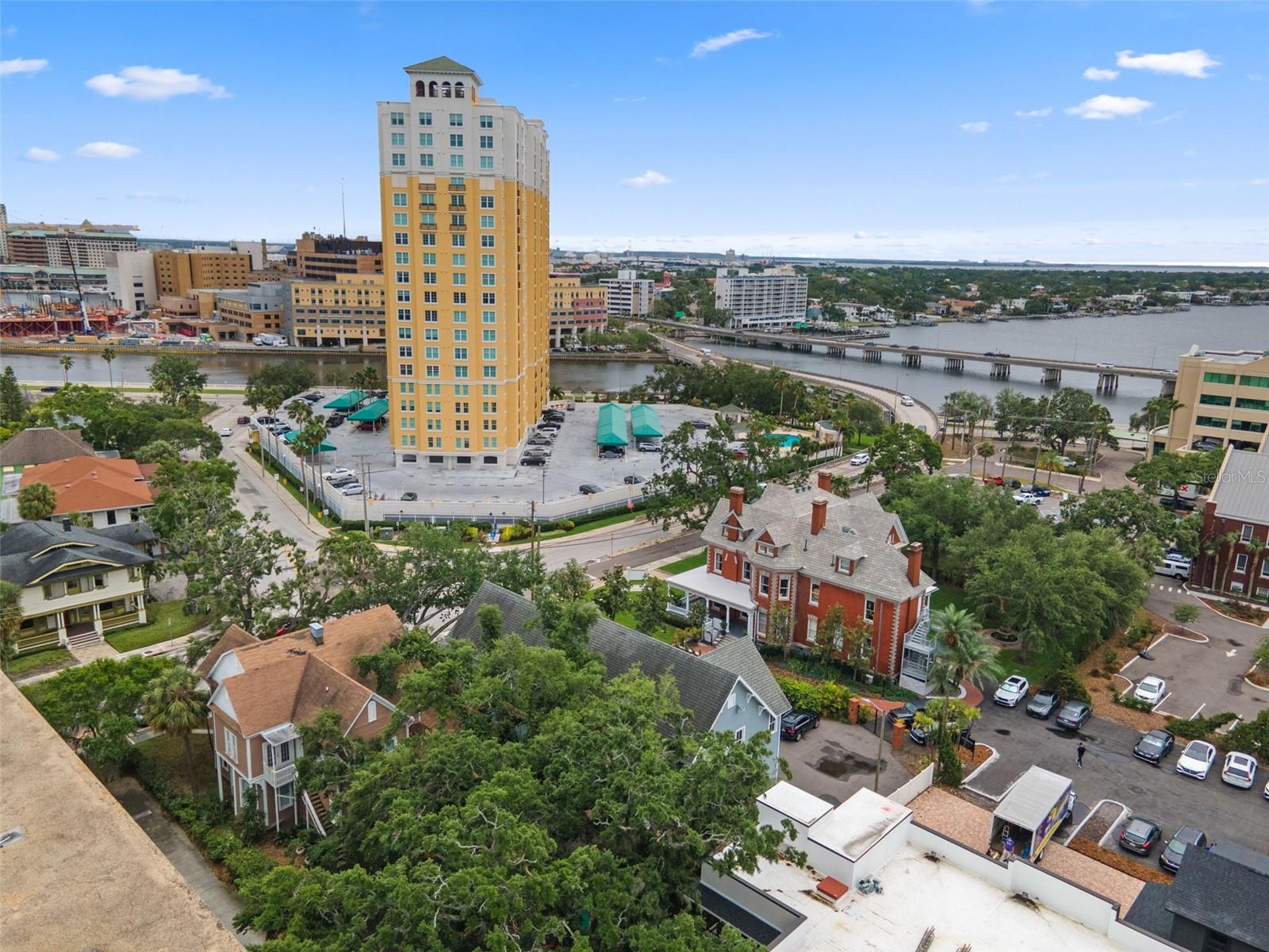 BAYSIDE - Residential