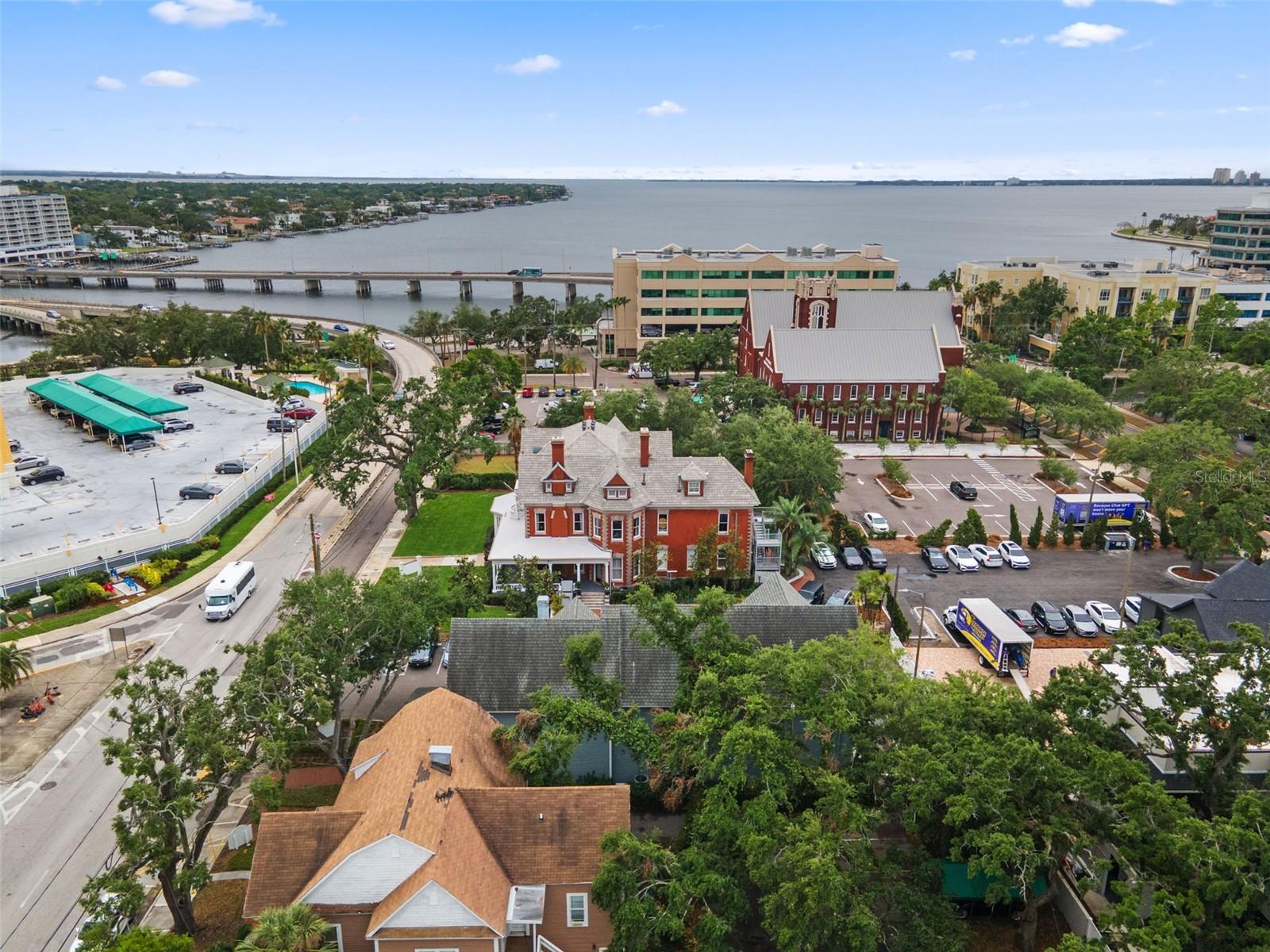 BAYSIDE - Residential