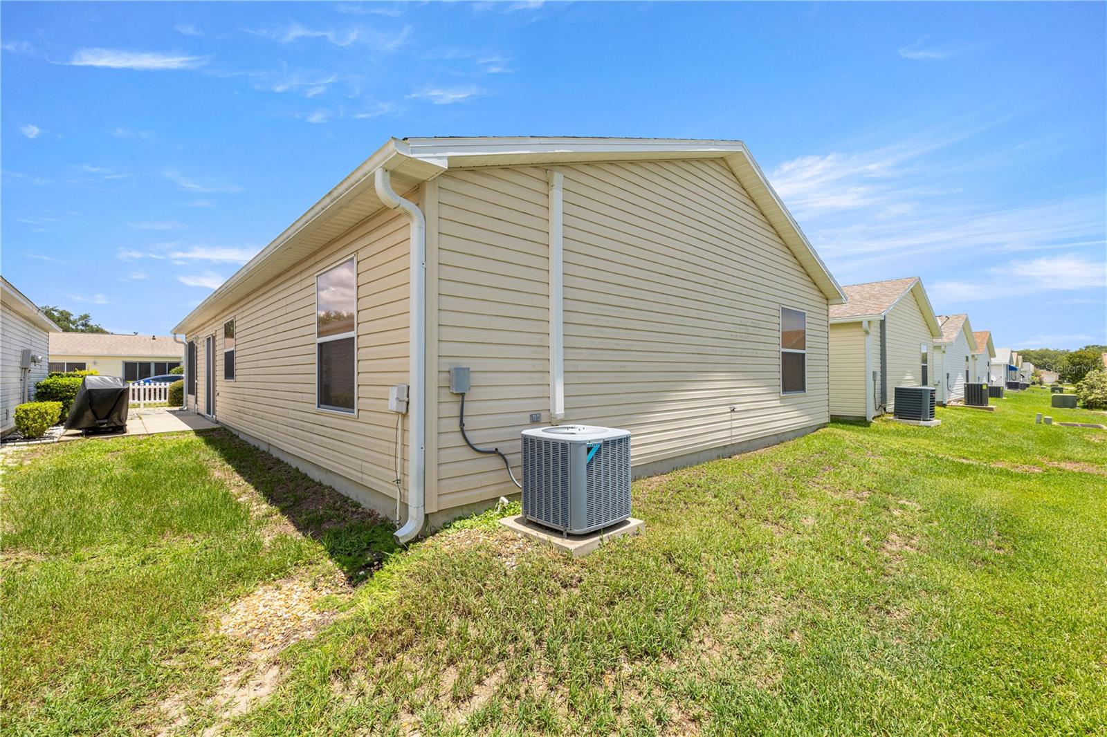 VILLAGES OF SUMTER VILLA LA CRESENTA - Residential