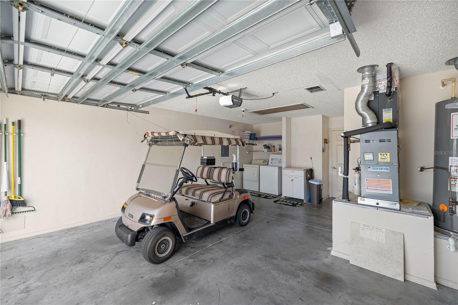 VILLAGES OF SUMTER VILLA LA CRESENTA - Residential