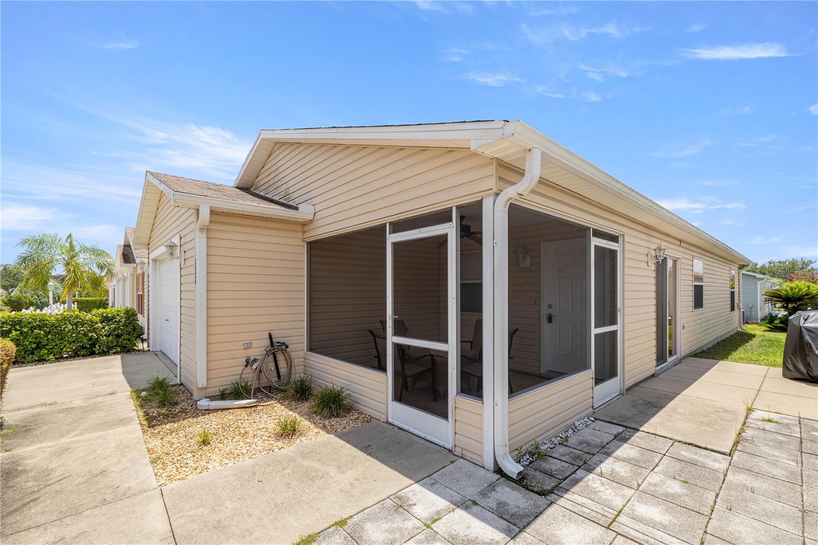 VILLAGES OF SUMTER VILLA LA CRESENTA - Residential