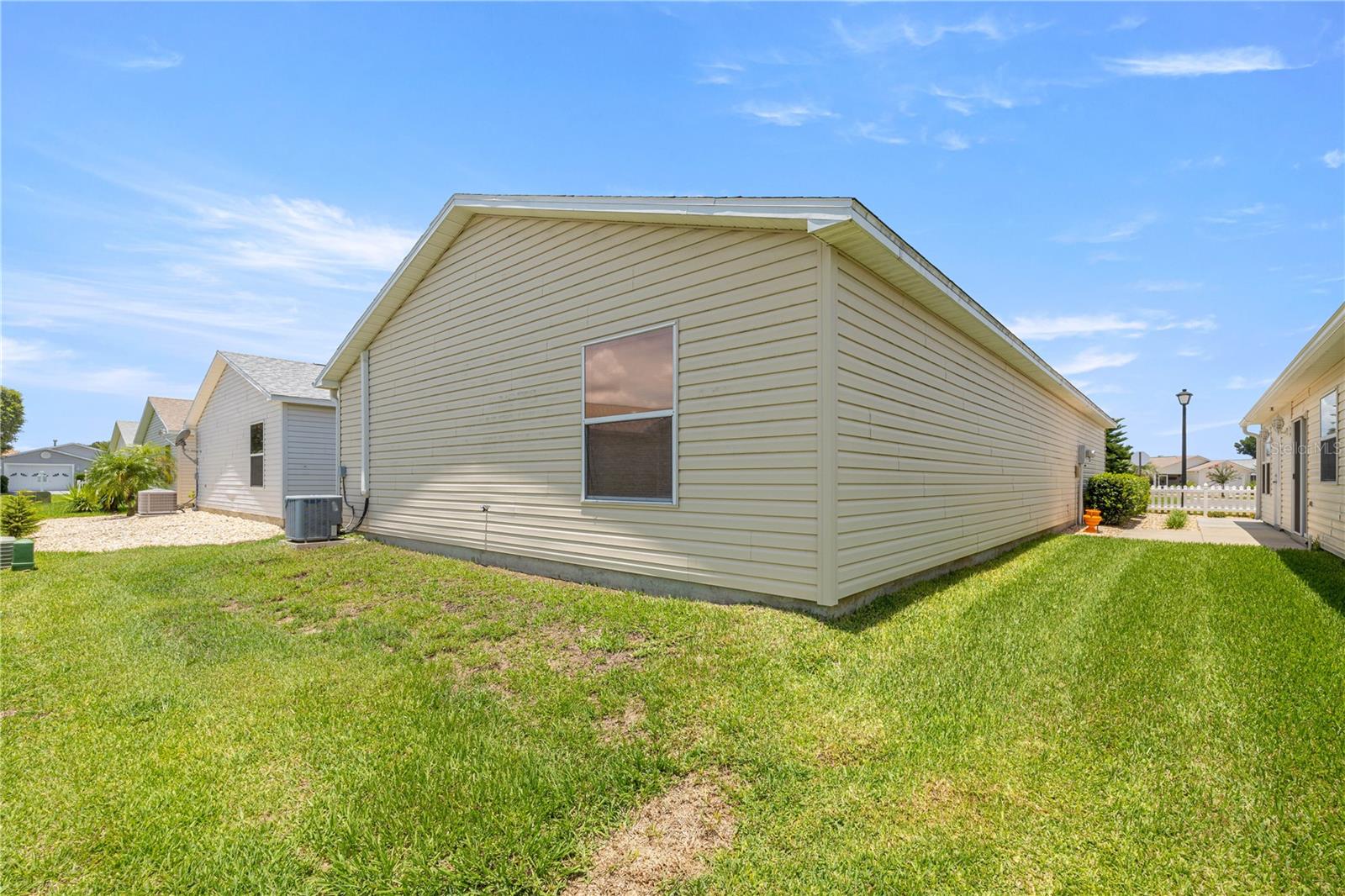 VILLAGES OF SUMTER VILLA LA CRESENTA - Residential