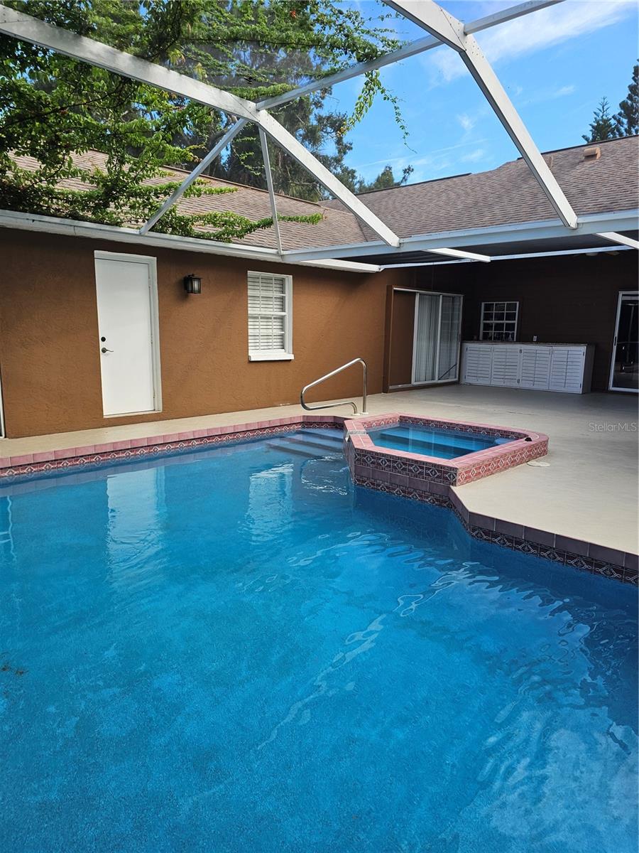 LAKE OF THE WOODS - Residential Lease