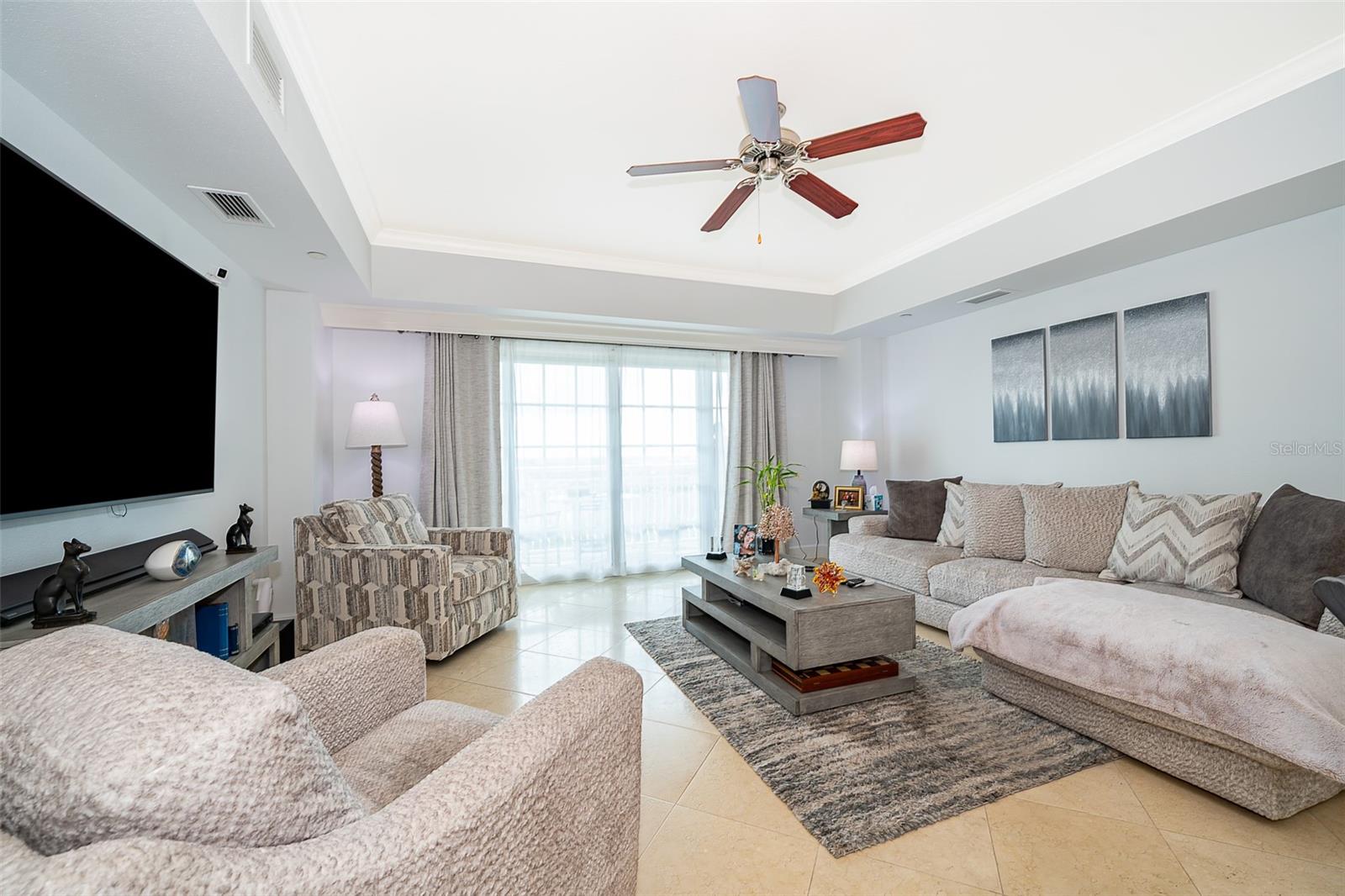 REUNION GRANDE CONDO - Residential