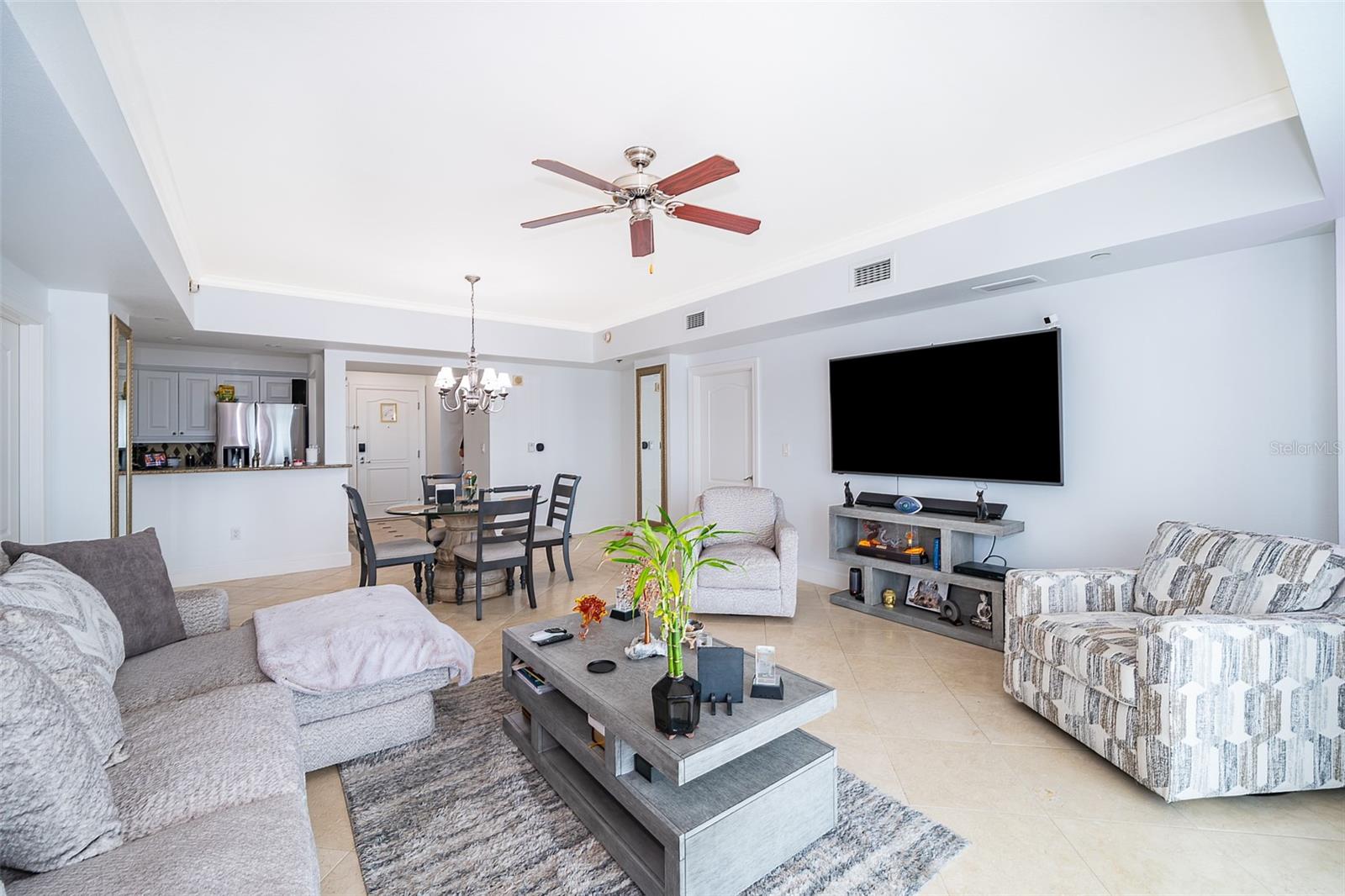 REUNION GRANDE CONDO - Residential