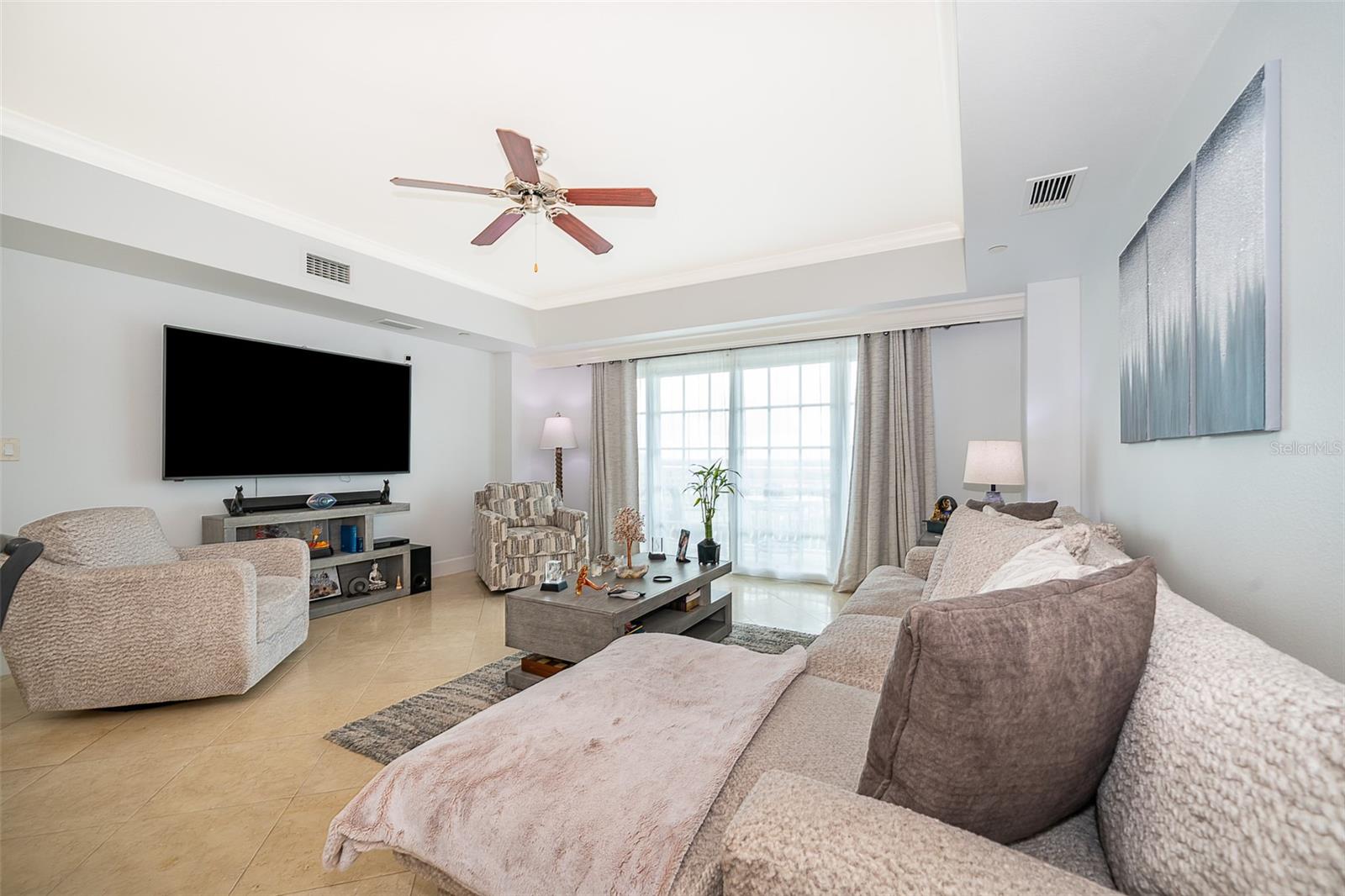 REUNION GRANDE CONDO - Residential