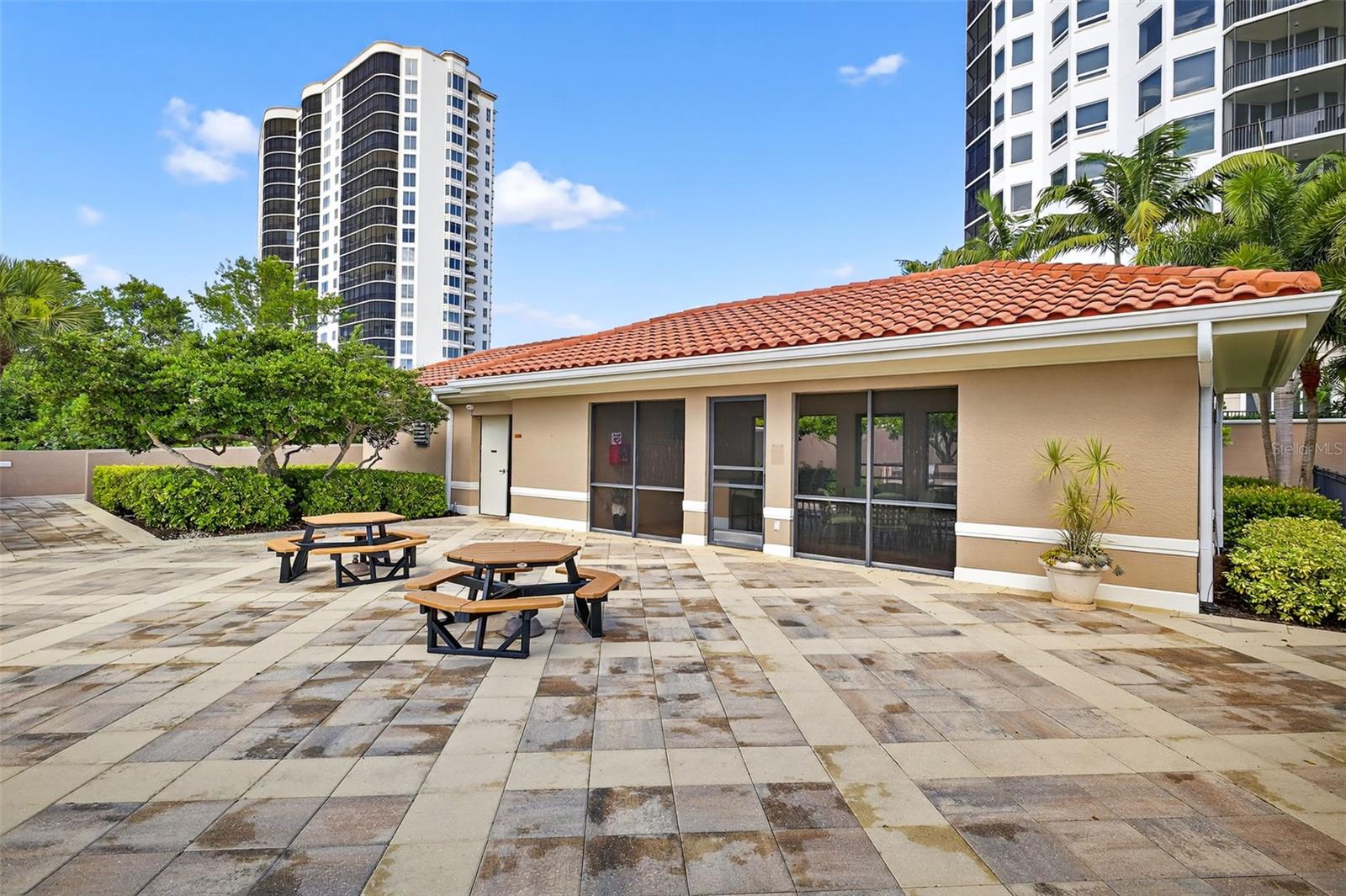 AVERSANA AT HAMMOCK BAY - Residential