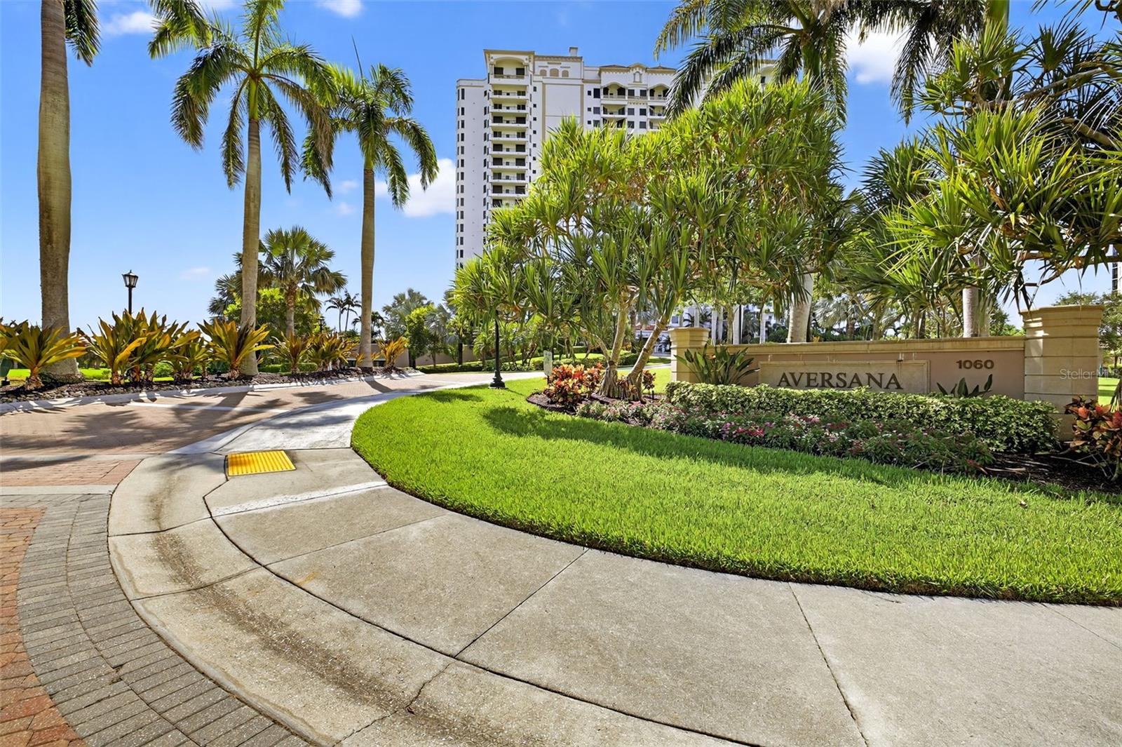 AVERSANA AT HAMMOCK BAY - Residential