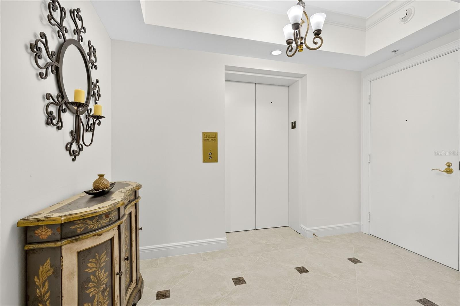 1060 BORGHESE LANE 702