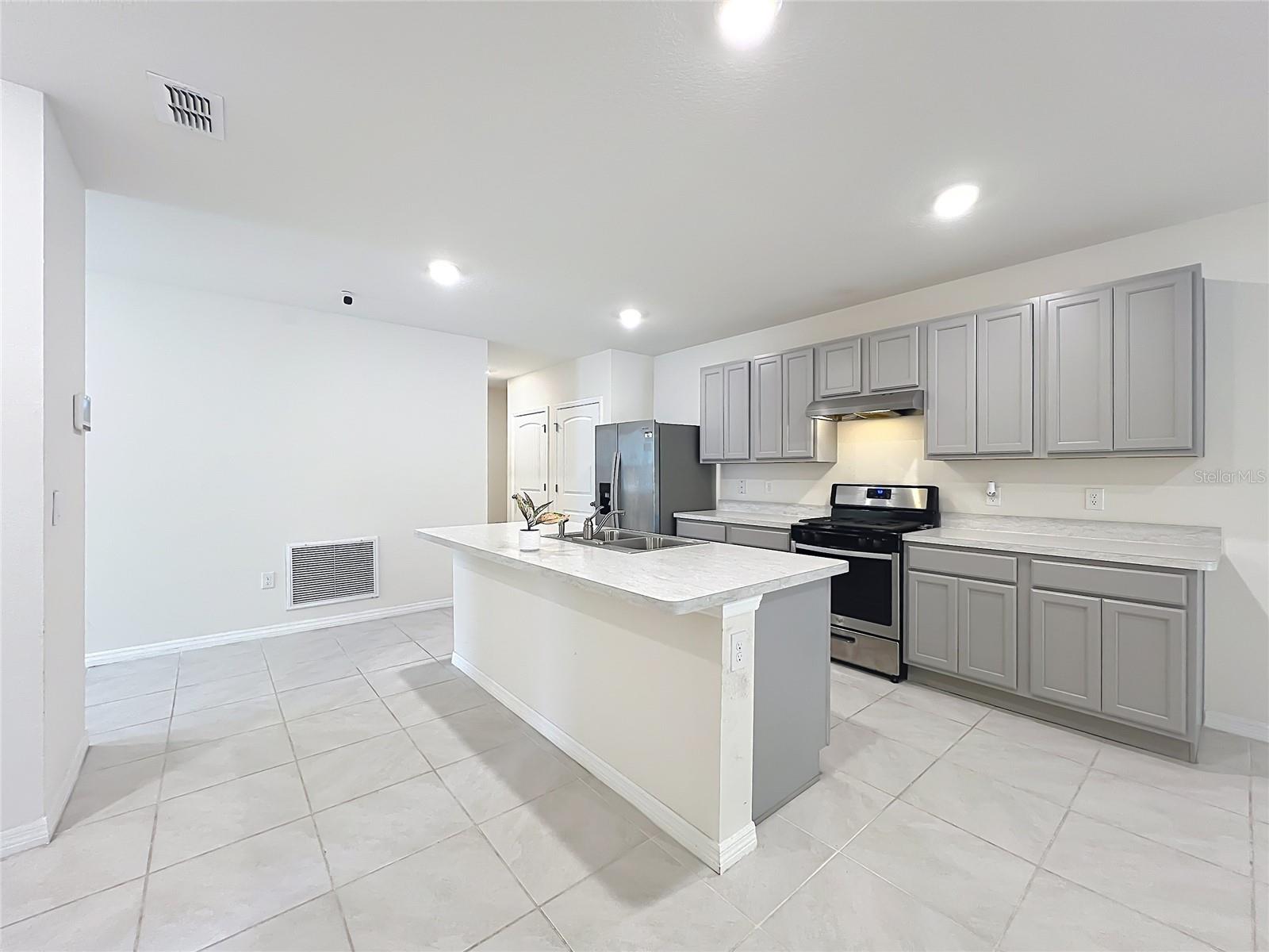 LAKE DENHAM ESTATES - Residential