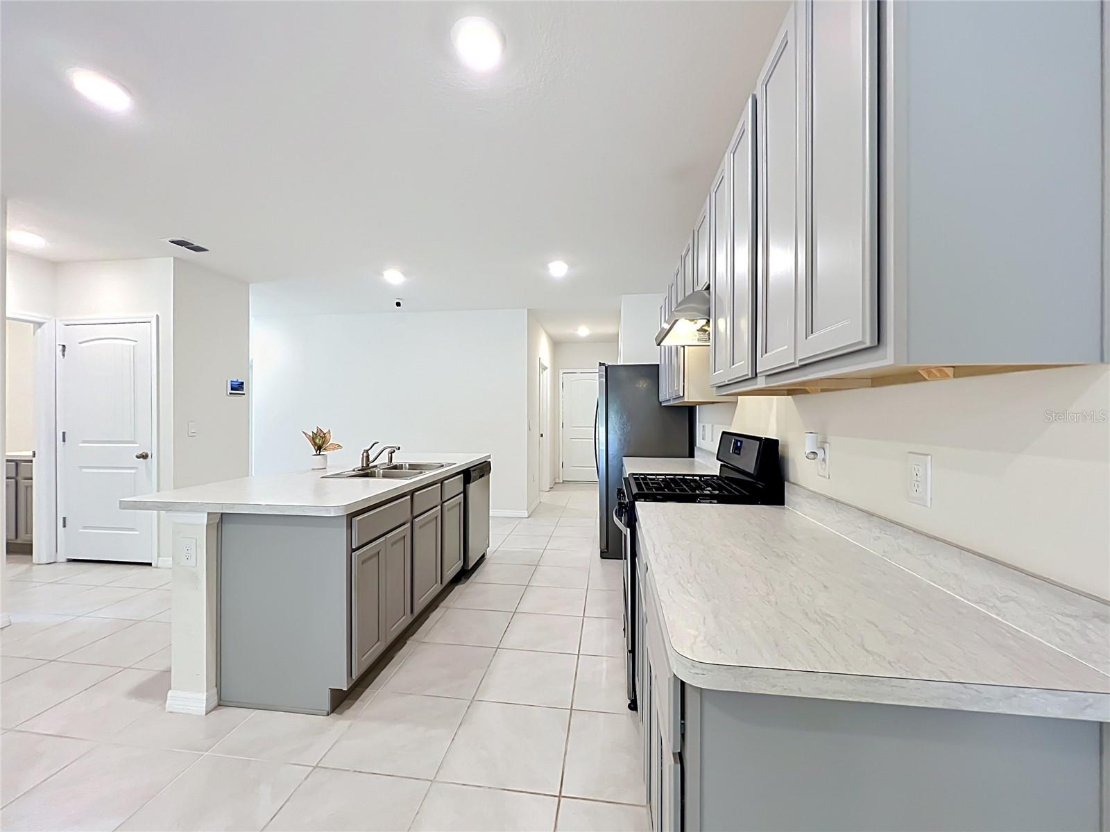 LAKE DENHAM ESTATES - Residential