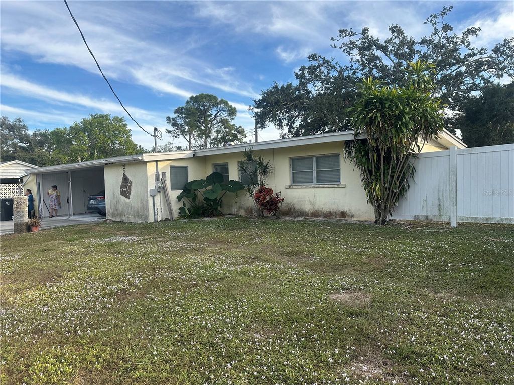 Photo of 912 68th Avenue W, Bradenton, FL 34207 (MLS # A4672394)