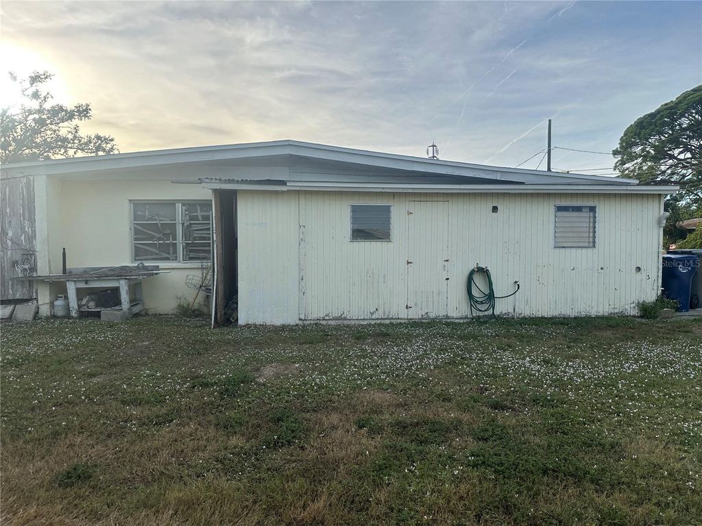 Photo of 912 68th Avenue W, Bradenton, FL 34207 (MLS # A4672394)