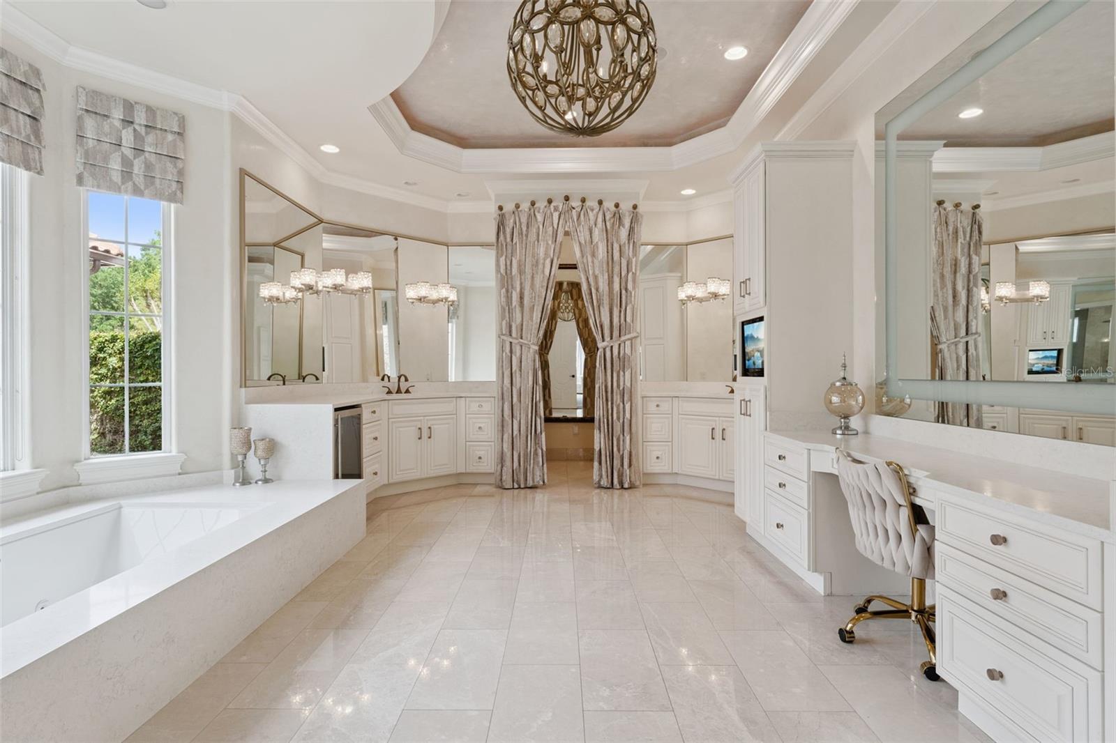 ALAQUA LAKES - Residential