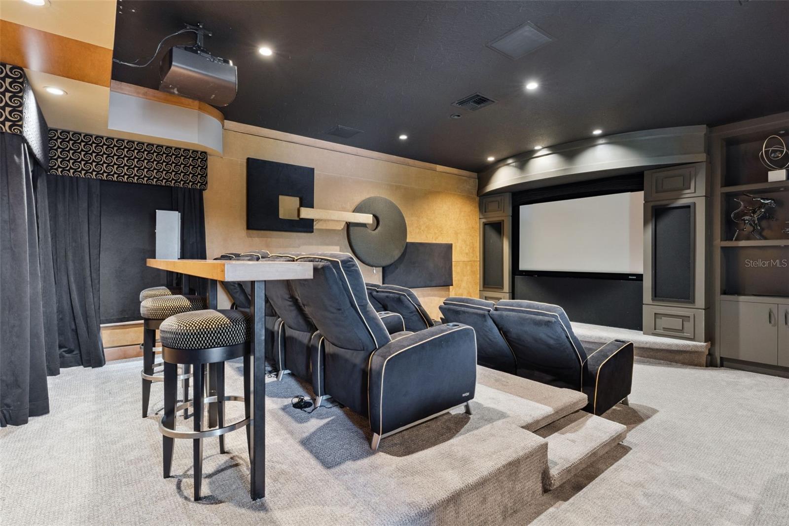 ALAQUA LAKES - Residential