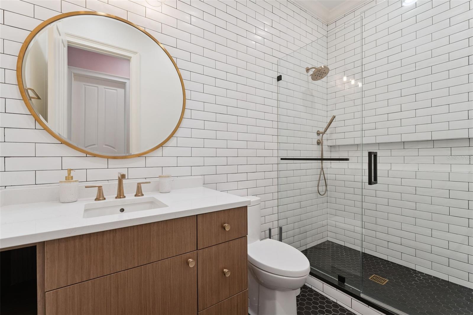 ALAQUA LAKES - Residential