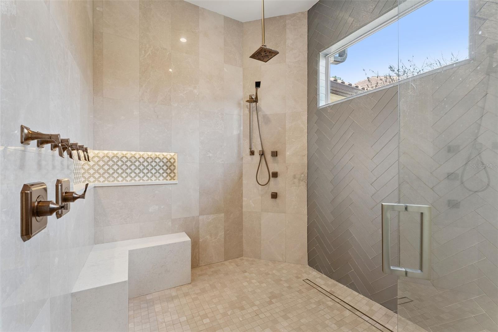 ALAQUA LAKES - Residential