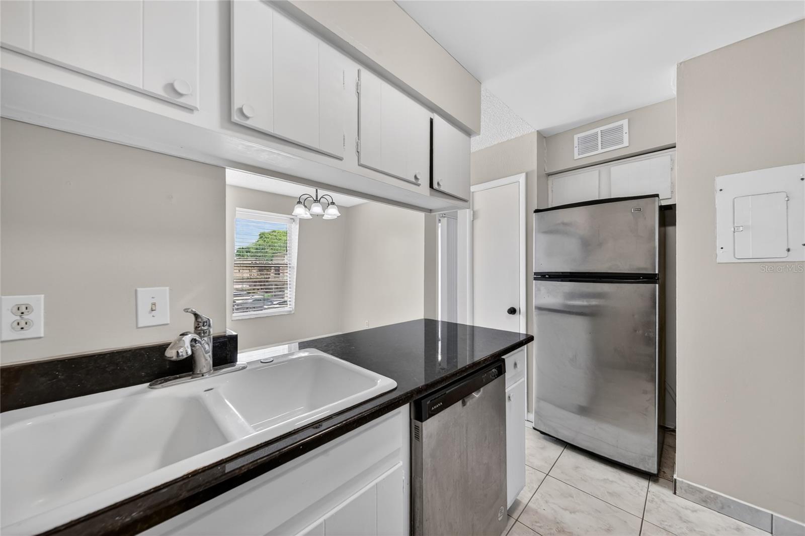 FOUR SEASONS CONDO - Residential