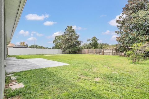 A home in VALRICO