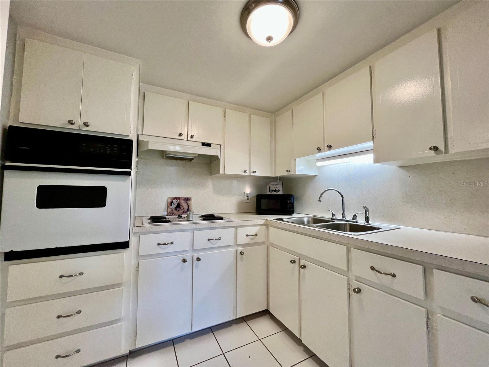 ON TOP OF THE WORLD - Residential