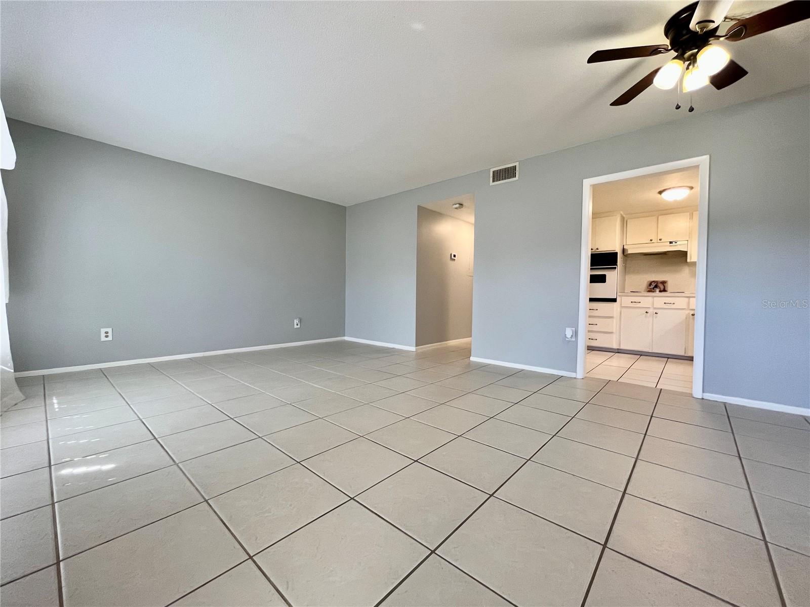 2000 WORLD PARKWAY BOULEVARD 6