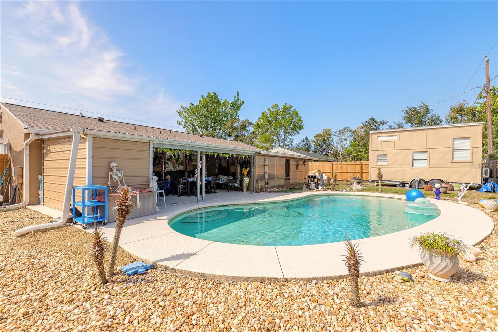 CAMBRIDGE VILLAS - Residential