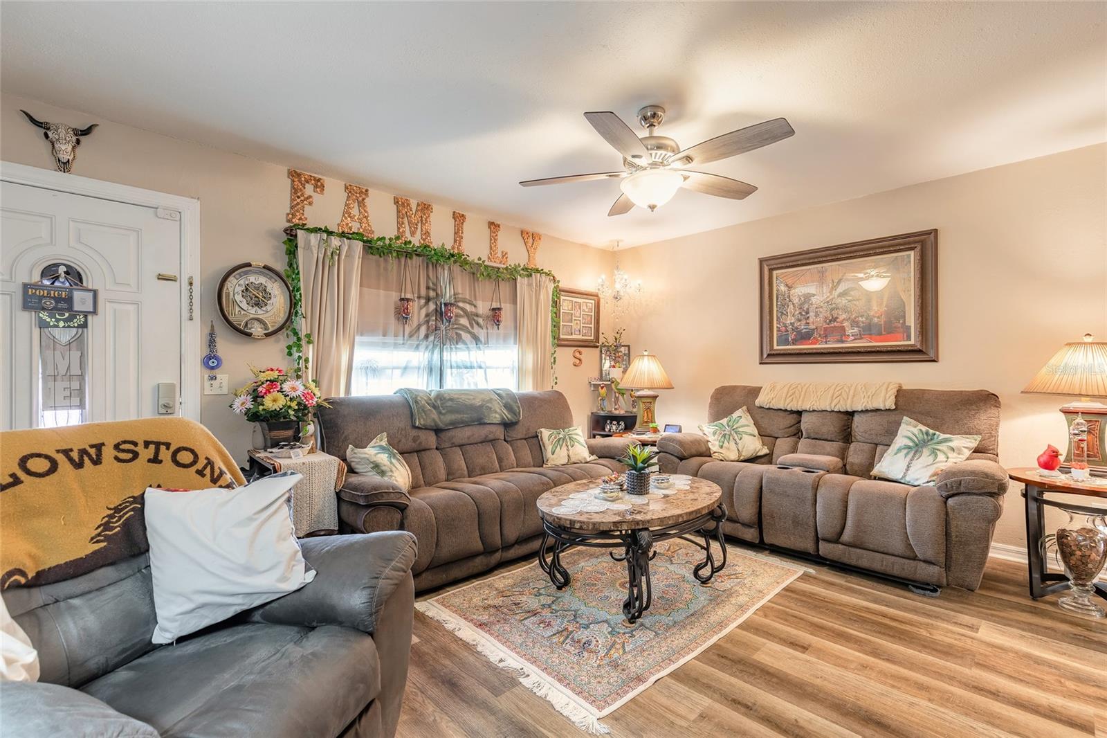 CAMBRIDGE VILLAS - Residential