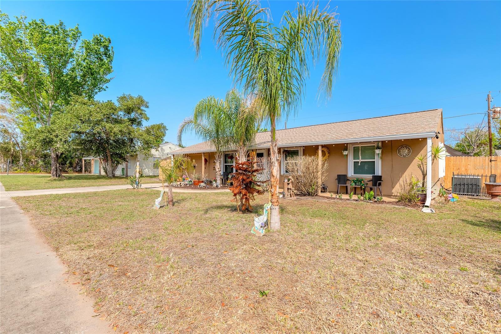 CAMBRIDGE VILLAS - Residential