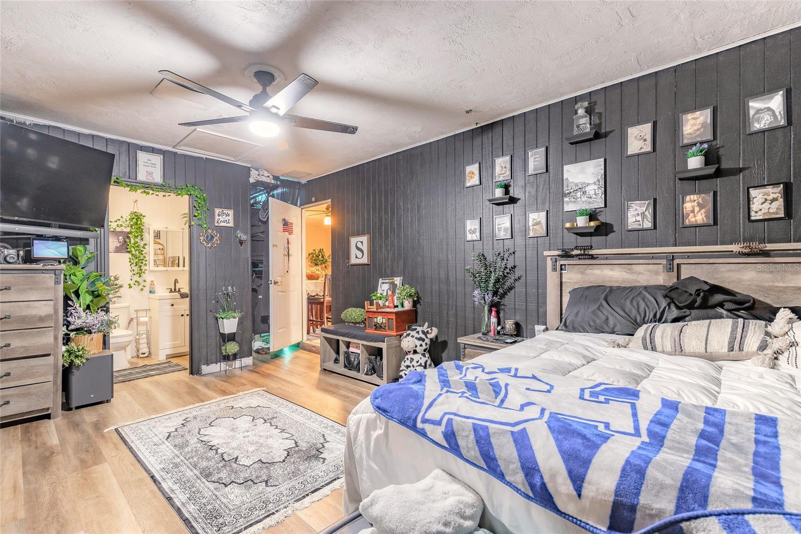 CAMBRIDGE VILLAS - Residential