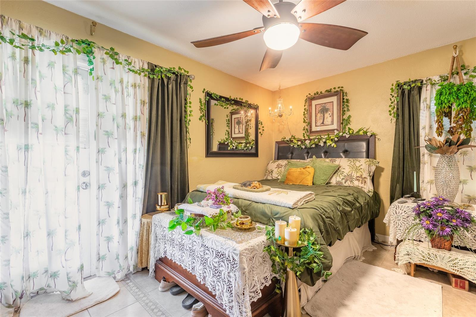 CAMBRIDGE VILLAS - Residential