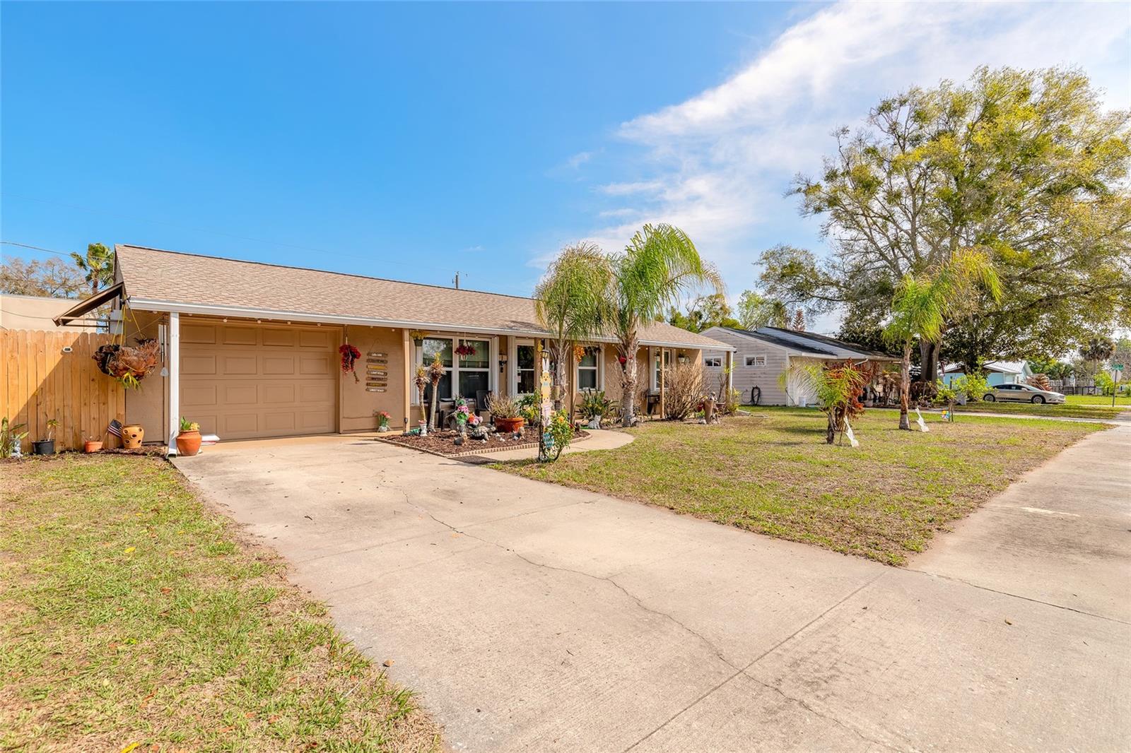 CAMBRIDGE VILLAS - Residential