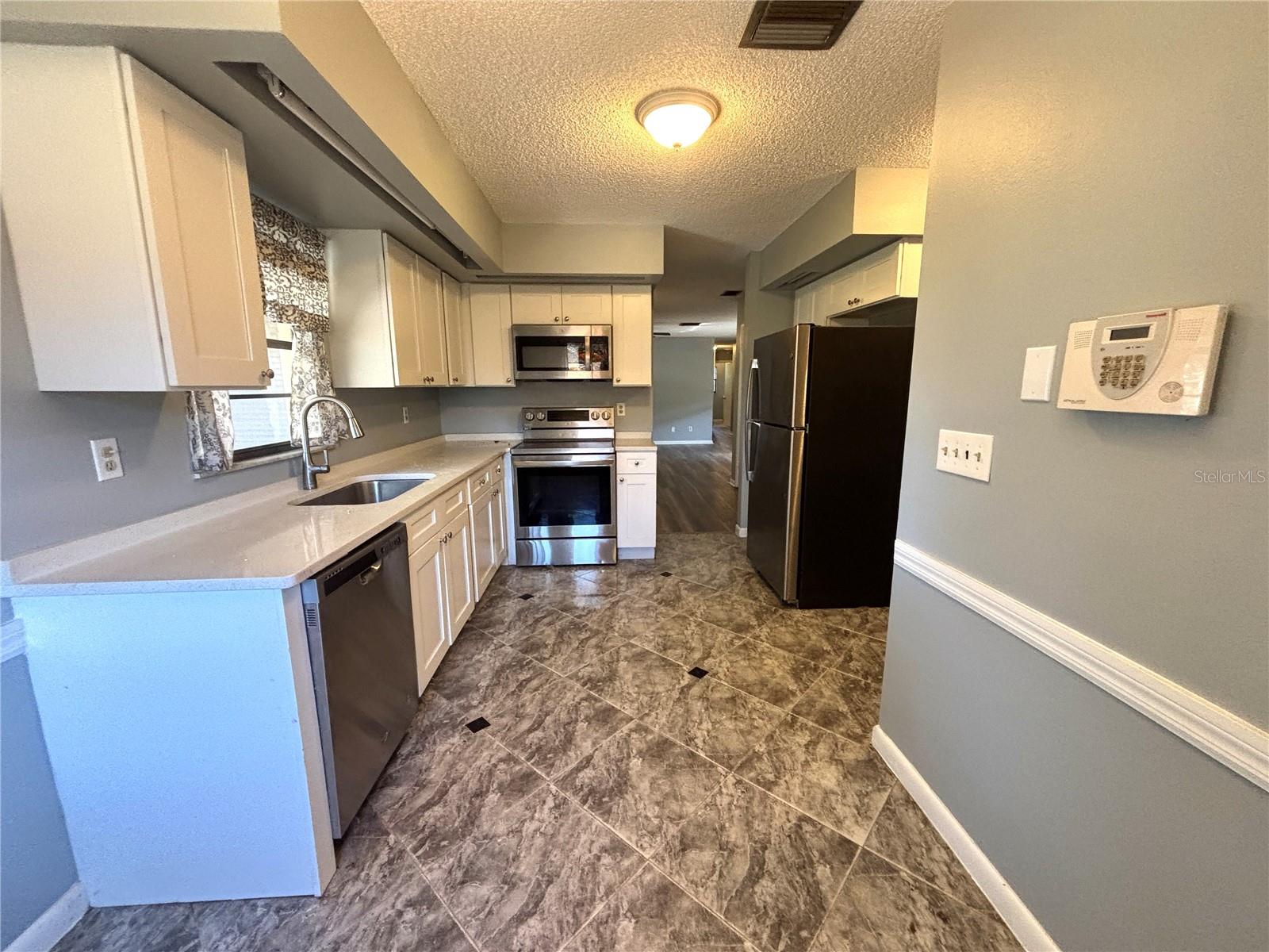 SUNSHINE VIEW SUB - Residential Lease