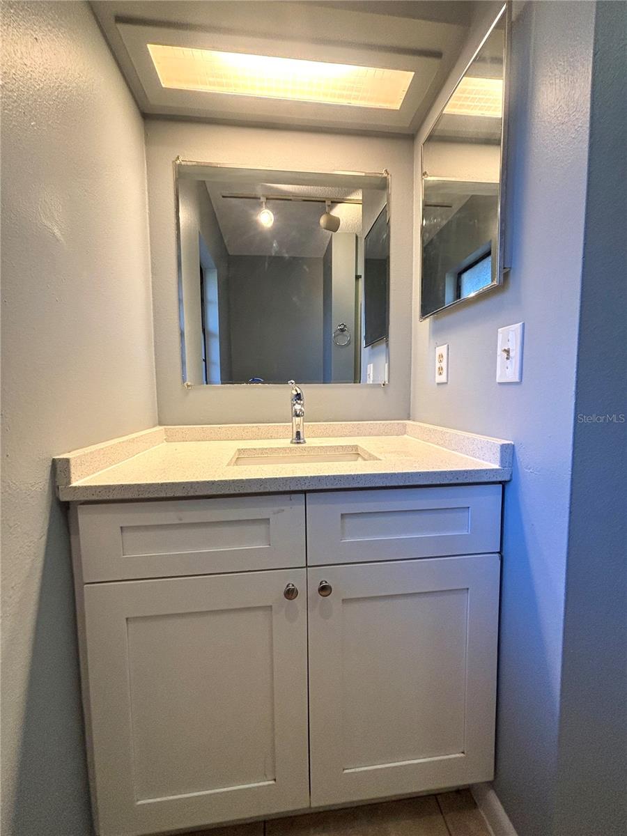 SUNSHINE VIEW SUB - Residential Lease