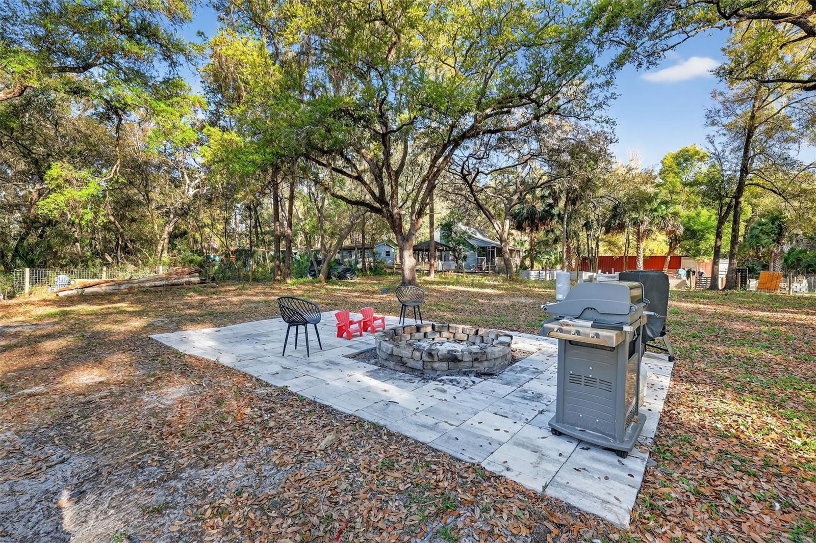 PAISLEY PARK - Residential