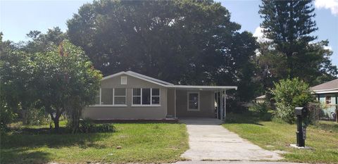 A home in AUBURNDALE