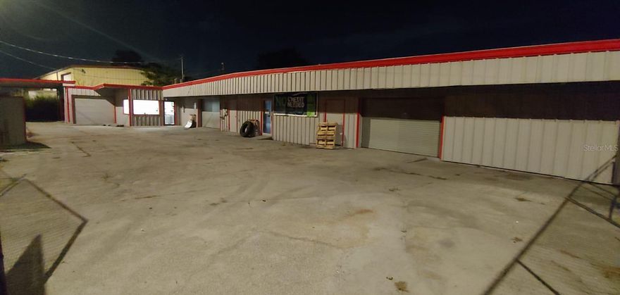 TRIPLE NET OPPORTUNITY $3,999/MONTH. This 7,800+ sf flex use building is located on a 17,424 sf CI zoned lot. The building can be used as an auto-mechanic shop, warehouse with several other possibilities. It has a office and one bathroom. It features a 700 sf shop which is available for an additional $500/month or best offer. The parcel has ample fenced area for parking. Your business will be highly visible on this heavily travelled street. Bring your busiiness here and make it happen. Located on Broadway Ave your business will have great exposure. Come see how you can make this your cash cow!!