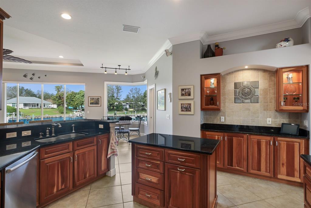 SHAWS POINT - Residential