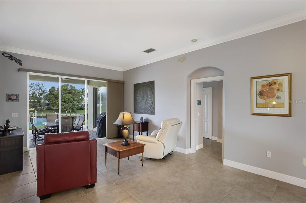 SHAWS POINT - Residential