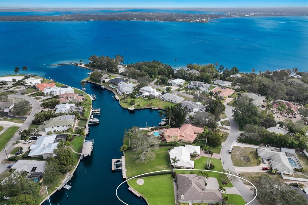 SHAWS POINT - Residential