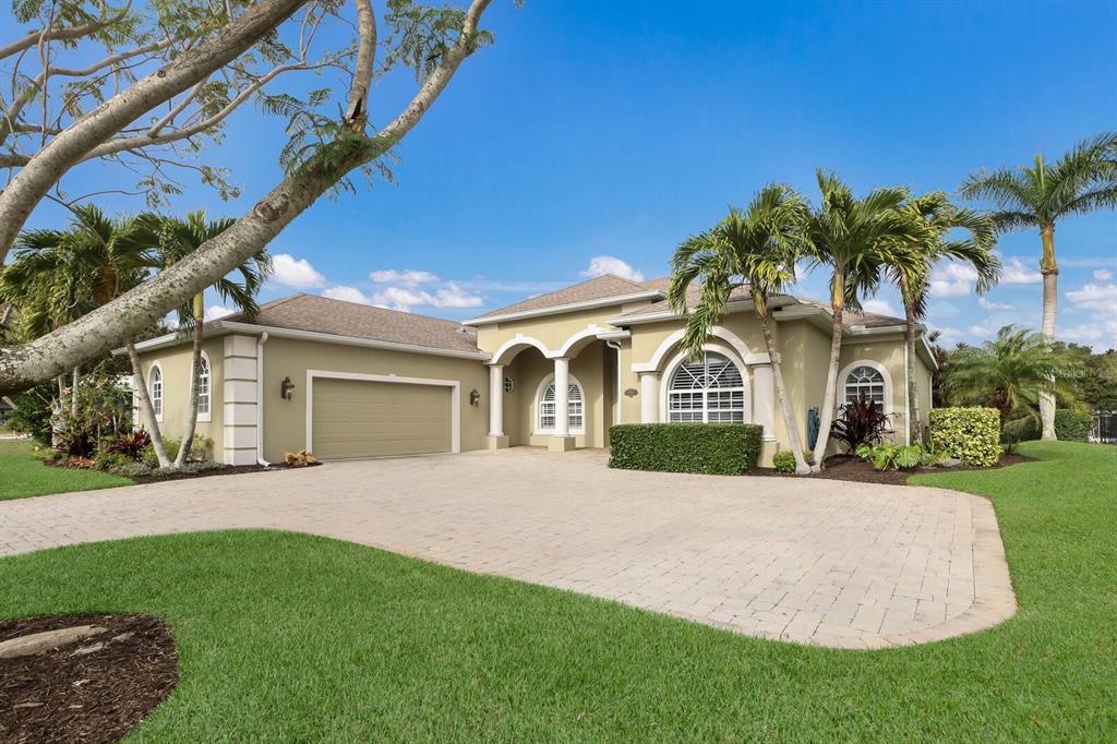 SHAWS POINT - Residential