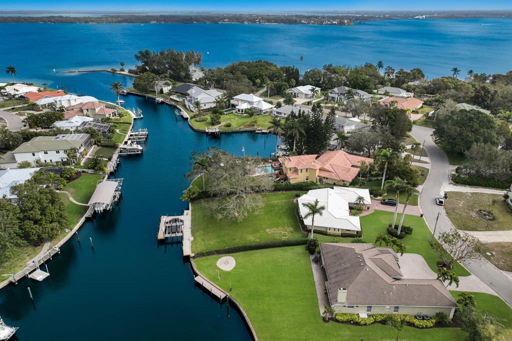 SHAWS POINT - Residential